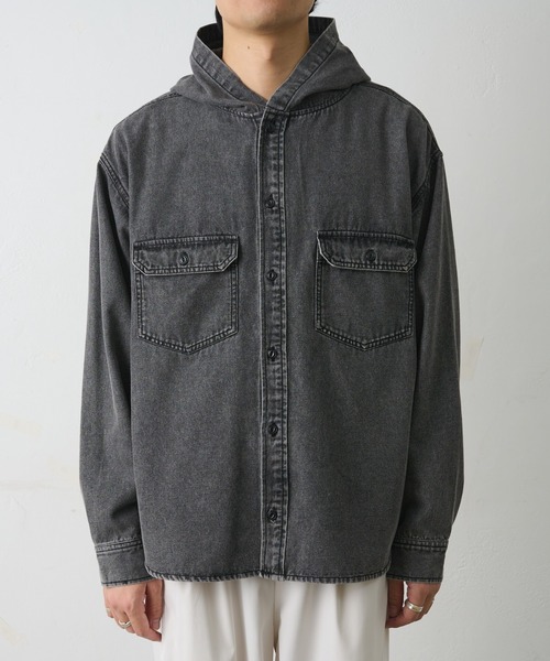 COLONY 2139（コロニートゥーワンスリーナイン）の「デニムフードシャツ（シャツ/ブラウス・メンズ・ブラック/サックスブルー・MEDIUM/LARGE）」の9枚目の写真