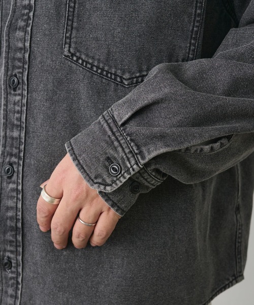 COLONY 2139（コロニートゥーワンスリーナイン）の「デニムフードシャツ（シャツ/ブラウス・メンズ・ブラック/サックスブルー・MEDIUM/LARGE）」の5枚目の写真