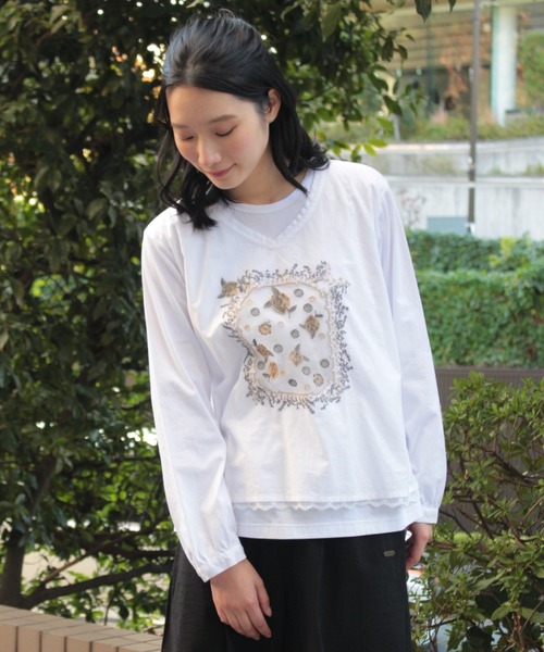 SUPER HAKKA(スーパーハッカ)の「60ローンウィンドウローズ刺繍+天竺カットソー(Tシャツ/カットソー・レディース・オフホワイト/ネイビー/レッド・FREE)」の6枚目の写真
