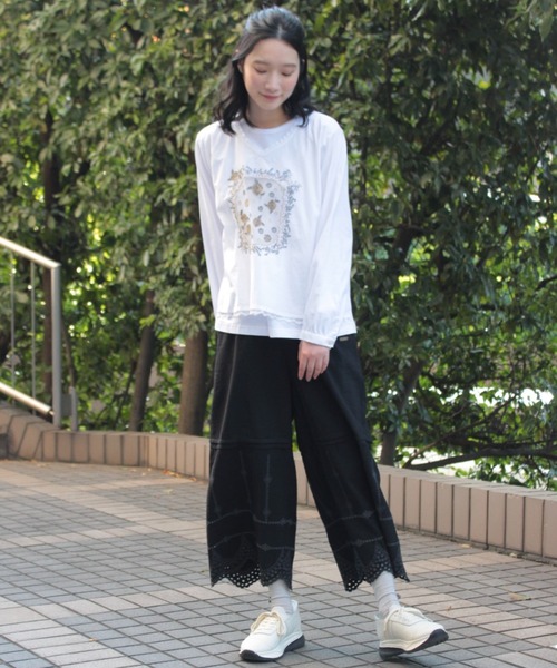 SUPER HAKKA(スーパーハッカ)の「60ローンウィンドウローズ刺繍+天竺カットソー(Tシャツ/カットソー・レディース・オフホワイト/ネイビー/レッド・FREE)」の7枚目の写真