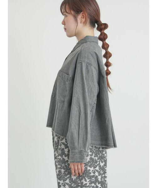 Samansa Mos2（サマンサ モスモス）の「デニムショート丈シャツ（シャツ/ブラウス・レディース・チャコールグレー/ブルー/サックスブルー・F）」の11枚目の写真