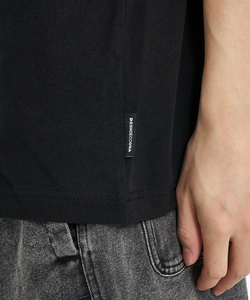 DC SHOES（ディーシーシューズ）の「【DC SHOES × 新日本プロレス】STRONG STYLE SKUL メンズ Tシャツ【2026年春夏モデル】/バックプリント半袖Tシャツ（Tシャツ/カットソー・メンズ・ブラック・MEDIUM/LARGE/X-LARGE）」の8枚目の写真