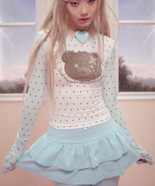 Unopened gift（アンオープンドギフト）の「【Unopened gift】crying bear tshirt / 【アンオープンドギフト】クライングベアードットフィット長袖Tシャツ（Tシャツ/カットソー・レディース・ホワイト×ブルー・ONE SIZE）」の2枚目の写真