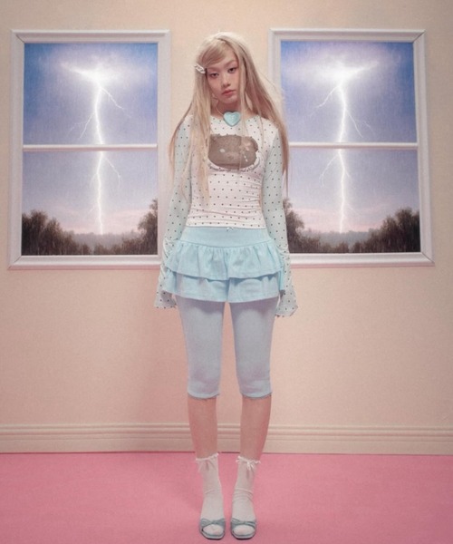 Unopened gift（アンオープンドギフト）の「【Unopened gift】crying bear tshirt / 【アンオープンドギフト】クライングベアードットフィット長袖Tシャツ（Tシャツ/カットソー・レディース・ホワイト×ブルー・ONE SIZE）」の3枚目の写真