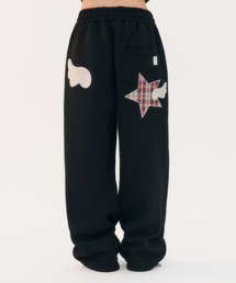 ambler（エムブラー）の「[裏毛] エンジェルスター パッチ刺繍 ワンタック ストリング ワイド スウェットパンツ AP903 (ブラック)（スウェットパンツ）」
