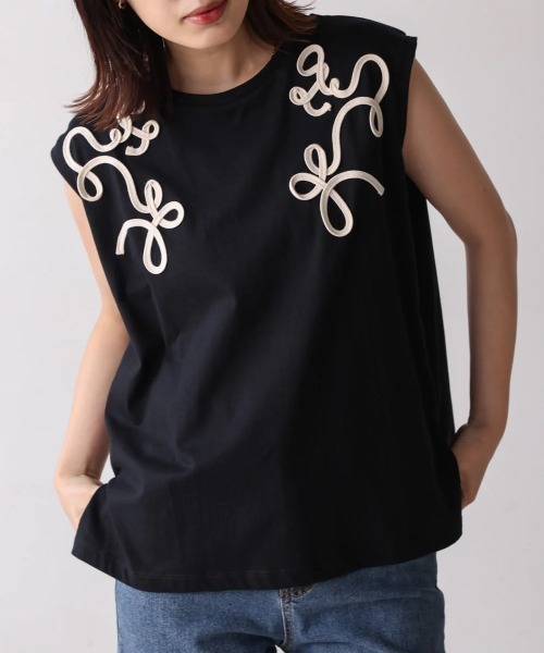 Bou Jeloud(ブージュルード)の「コード刺しゅうフレンチTシャツ(Tシャツ/カットソー・レディース・ホワイト/ブラック・MEDIUM)」の2枚目の写真