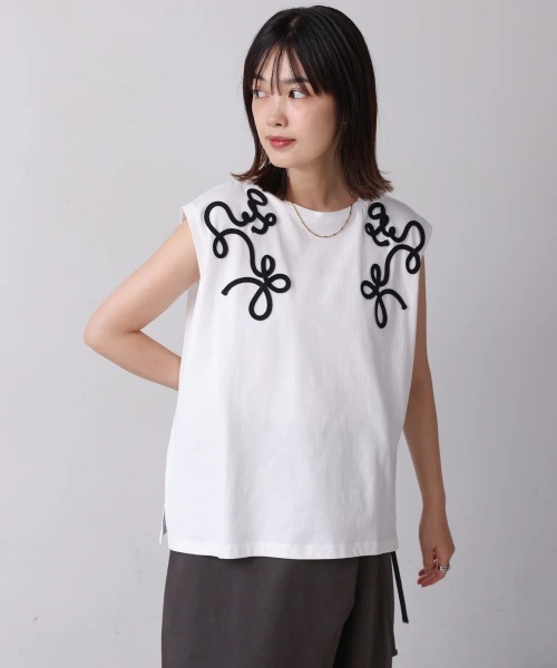 Bou Jeloud(ブージュルード)の「コード刺しゅうフレンチTシャツ(Tシャツ/カットソー・レディース・ホワイト/ブラック・MEDIUM)」の4枚目の写真