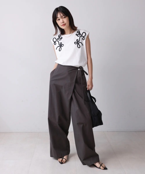 Bou Jeloud(ブージュルード)の「コード刺しゅうフレンチTシャツ(Tシャツ/カットソー・レディース・ホワイト/ブラック・MEDIUM)」の7枚目の写真