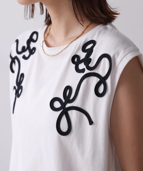 Bou Jeloud(ブージュルード)の「コード刺しゅうフレンチTシャツ(Tシャツ/カットソー・レディース・ホワイト/ブラック・MEDIUM)」の9枚目の写真