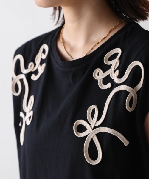 Bou Jeloud(ブージュルード)の「コード刺しゅうフレンチTシャツ(Tシャツ/カットソー・レディース・ホワイト/ブラック・MEDIUM)」の14枚目の写真