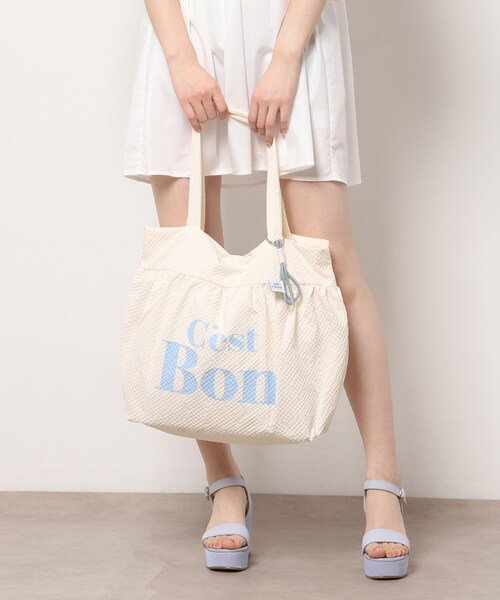 Ober Tashe（オーバータッシェ）の「【新生活・新学期】チャーム付きビッグトート（トートバッグ・レディース・アイボリー/イエロー/グリーン/グレー・FREE）」の6枚目の写真