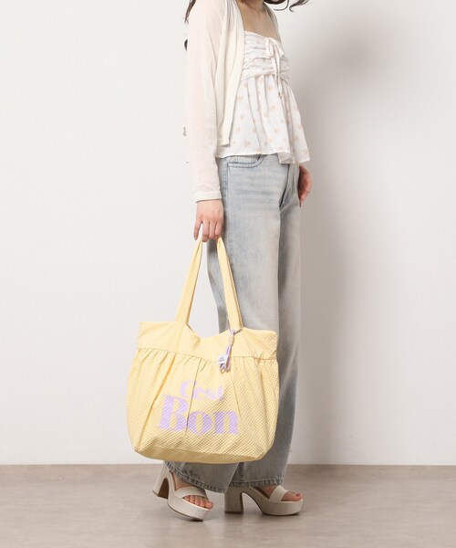 Ober Tashe（オーバータッシェ）の「【新生活・新学期】チャーム付きビッグトート（トートバッグ・レディース・アイボリー/イエロー/グリーン/グレー・FREE）」の16枚目の写真