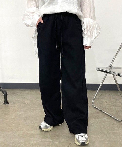 CRB(シーアールビー)の「サイドラインスェットパンツ(その他パンツ・レディース・ブラック/オートミール/グレー・F)」の1枚目の写真
