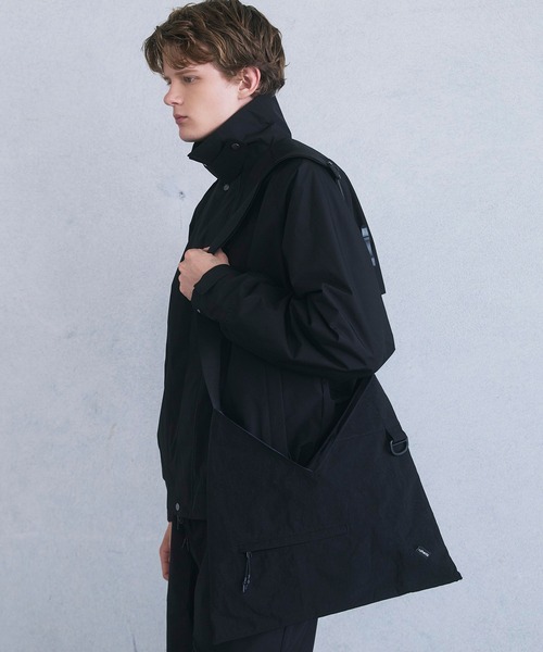 +phenix(プラスフェニックス)の「+phenix(プラスフェニックス)TECH FUROSHIKI BAG / テック フロシキバック(ショルダーバッグ・メンズ・ブラック/グレー・ONE SIZE)」の15枚目の写真