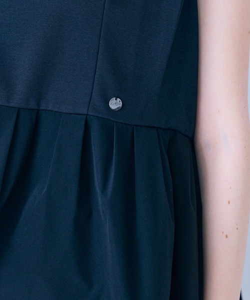 Audie a Muses(オーディアミューズ)の「ウエスト切替ノースリーブカットソー(Tシャツ/カットソー・レディース・ブラック・42/38/36)」の13枚目の写真