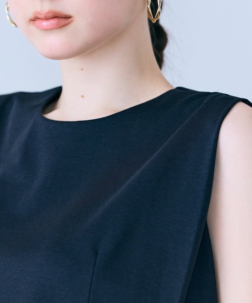 Audie a Muses(オーディアミューズ)の「ウエスト切替ノースリーブカットソー(Tシャツ/カットソー・レディース・ブラック・42/38/36)」の14枚目の写真