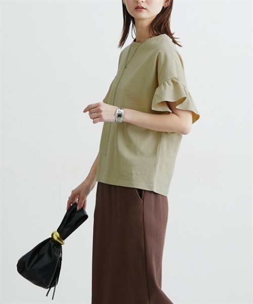 nissen(ニッセン)の「【汗じみにくい綿100%素材】フリル袖ドルマントップス(Tシャツ/カットソー・レディース・グレイッシュベージュ/ブラック/オフホワイト・M/L/LL/3L)」の13枚目の写真