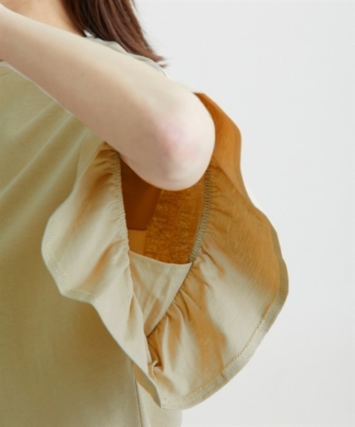 nissen(ニッセン)の「【汗じみにくい綿100%素材】フリル袖ドルマントップス(Tシャツ/カットソー・レディース・グレイッシュベージュ/ブラック/オフホワイト・M/L/LL/3L)」の5枚目の写真