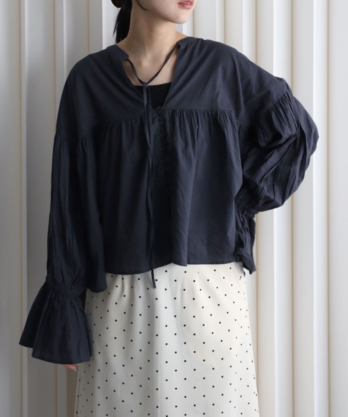 YENNA(イェンナ)の「インド綿ギャザー切替エアリーボリュームシアーブラウス(シャツ/ブラウス・レディース・スミクロ/ホワイト・FREE)」の1枚目の写真