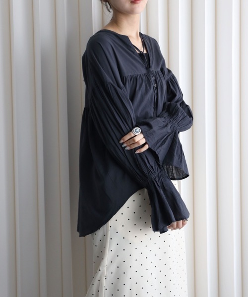 YENNA(イェンナ)の「インド綿ギャザー切替エアリーボリュームシアーブラウス(シャツ/ブラウス・レディース・スミクロ/ホワイト・FREE)」の17枚目の写真