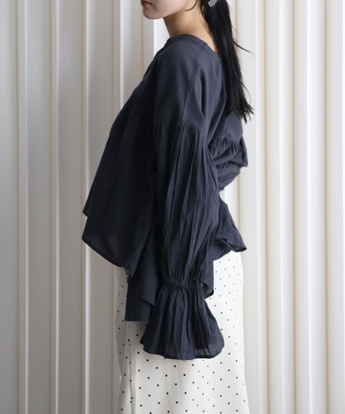 YENNA(イェンナ)の「インド綿ギャザー切替エアリーボリュームシアーブラウス(シャツ/ブラウス・レディース・スミクロ/ホワイト・FREE)」の19枚目の写真