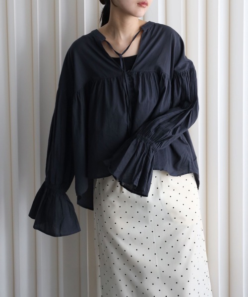 YENNA(イェンナ)の「インド綿ギャザー切替エアリーボリュームシアーブラウス(シャツ/ブラウス・レディース・スミクロ/ホワイト・FREE)」の13枚目の写真