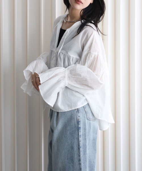 YENNA(イェンナ)の「インド綿ギャザー切替エアリーボリュームシアーブラウス(シャツ/ブラウス・レディース・スミクロ/ホワイト・FREE)」の9枚目の写真