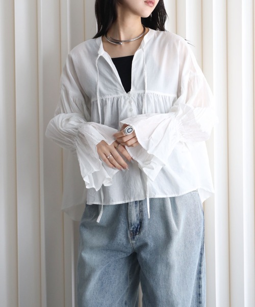 YENNA(イェンナ)の「インド綿ギャザー切替エアリーボリュームシアーブラウス(シャツ/ブラウス・レディース・スミクロ/ホワイト・FREE)」の3枚目の写真