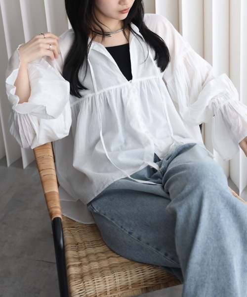 YENNA(イェンナ)の「インド綿ギャザー切替エアリーボリュームシアーブラウス(シャツ/ブラウス・レディース・スミクロ/ホワイト・FREE)」の4枚目の写真