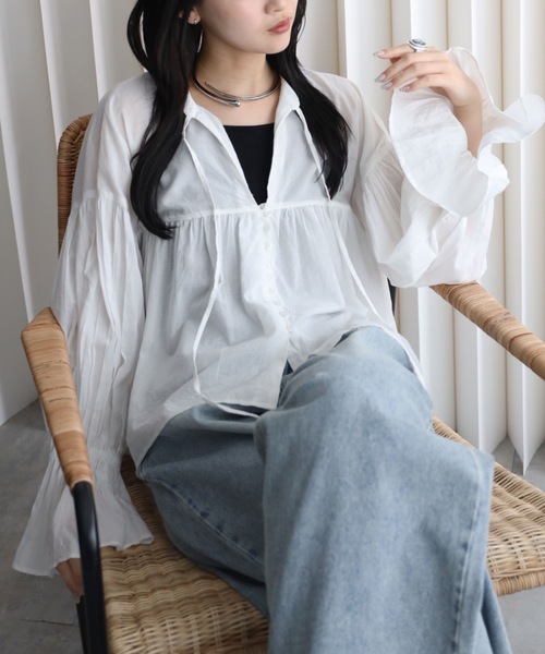 YENNA(イェンナ)の「インド綿ギャザー切替エアリーボリュームシアーブラウス(シャツ/ブラウス・レディース・スミクロ/ホワイト・FREE)」の6枚目の写真