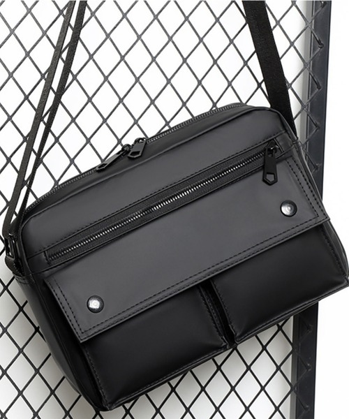 WESTBOY(ウエストボーイ)の「フェイクレザークロスボディ フロントポケットスクエアショルダーバッグ WO26S9BG05(ショルダーバッグ・メンズ・グレー/ブラック/グリーン・FREE)」の7枚目の写真