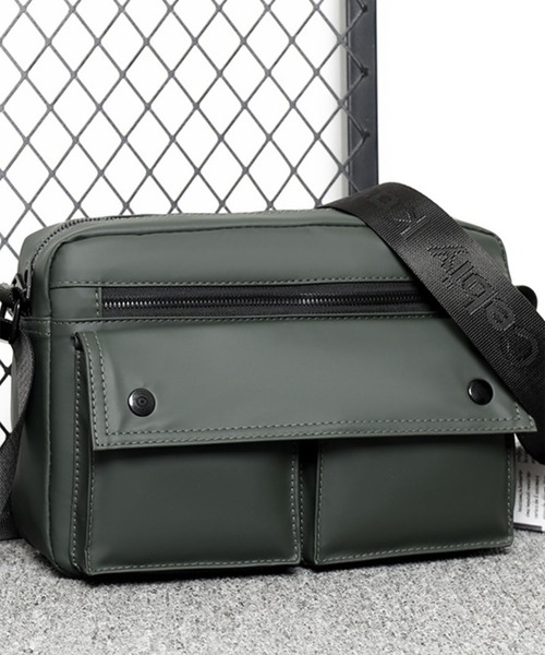 WESTBOY(ウエストボーイ)の「フェイクレザークロスボディ フロントポケットスクエアショルダーバッグ WO26S9BG05(ショルダーバッグ・メンズ・グレー/ブラック/グリーン・FREE)」の9枚目の写真