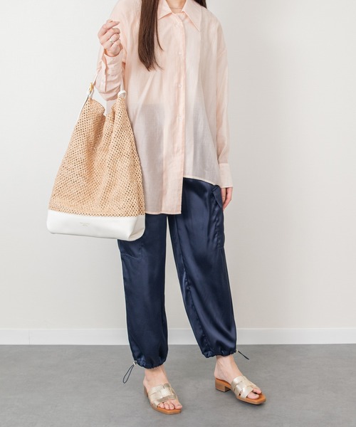 inter-chaussures(インターショシュール)の「【Oh my Sandals】ローヒールレザーミュールサンダル(E62004)(サンダル・レディース・ブラック/ゴールド・36/37/38)」の6枚目の写真
