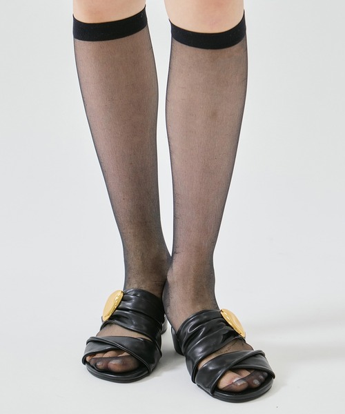 STUDIOUS（ステュディオス）の「【STUDIOUS/ステュディオス】Twisted Vegan Leather Sandals/ツイストビーガンレザーサンダル/ミュール/雨の日対応（サンダル・レディース・ベージュ/ブラック・1/2）」の7枚目の写真