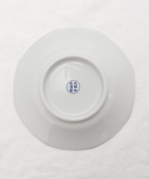 212 KITCHEN STORE（トゥワントゥキッチンストア）の「青華唐草 八角中華皿（食器・レディース・その他・00）」の5枚目の写真