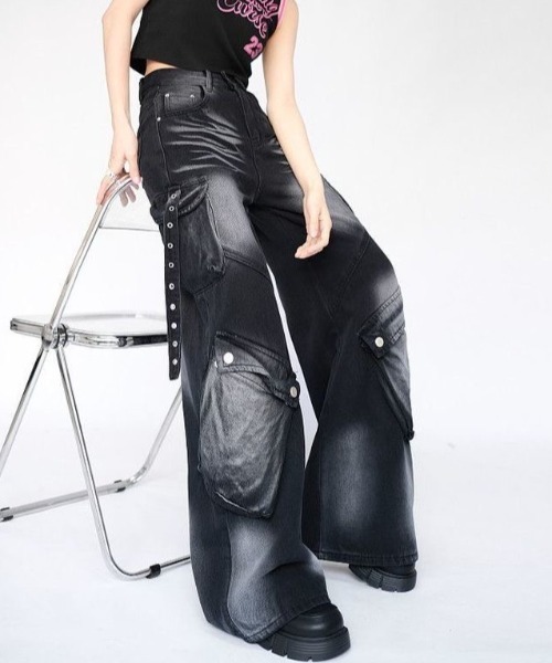 Sibra(シブラ)の「多ポケットデザイン ワイドデニムパンツ(デニムパンツ・レディース・ブラック・M)」の1枚目の写真