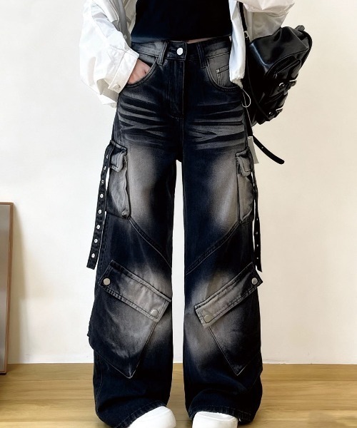 Sibra(シブラ)の「多ポケットデザイン ワイドデニムパンツ(デニムパンツ・レディース・ブラック・M)」の13枚目の写真