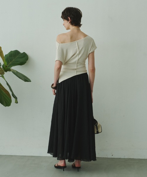 Plumel(プルメル)の「Off Shoulder Drape Stretch Cut T / オフショルドレープストレッチカットTシャツ(Tシャツ/カットソー・レディース・ベージュ/ホワイト/ブラック・MEDIUM)」の17枚目の写真