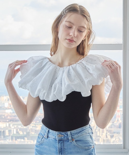 etre loin(エトルワン)の「エンブロイダリーバルーンカラーニットトップス / Embroidered balloon collar knit top(ニット/セーター・レディース・ブラック×ホワイト/グレー/ブラック・M)」の1枚目の写真