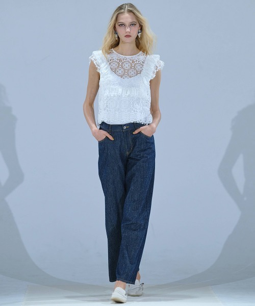 DOUBLE STANDARD CLOTHING（ダブルスタンダードクロージング）の「シルクネップカーブデニム（デニムパンツ・レディース・インディゴブルー・38/36/34）」の3枚目の写真
