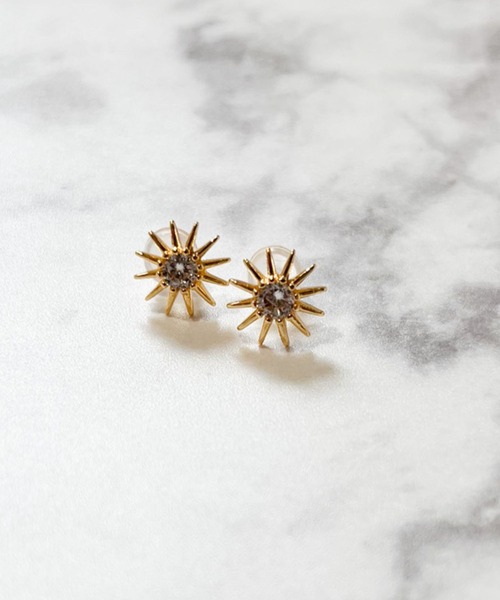 yu-ka(ユーカ)の「YU-KA:サンシャインモチーフピアス Sunshine motif earrings(ピアス(両耳用)・レディース・ゴールド・FREE)」の2枚目の写真