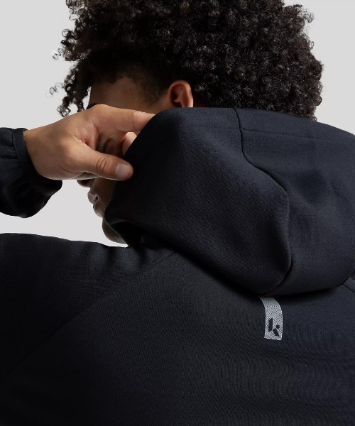 NEW BALANCE(ニューバランス)の「New Balance Klutch X NB Performance Hoodie(ニューバランス Klutch X NB パフォーマンスフーディ)(パーカー・メンズ・ブラック系・X-LARGE/LARGE/MEDIUM/SMALL)」の5枚目の写真