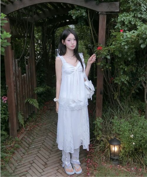ILLIGO(イリゴ)の「ボウシフォンレーススリーブレスアイボリー(Tシャツ/カットソー・レディース・その他・SMALL/MEDIUM)」の4枚目の写真