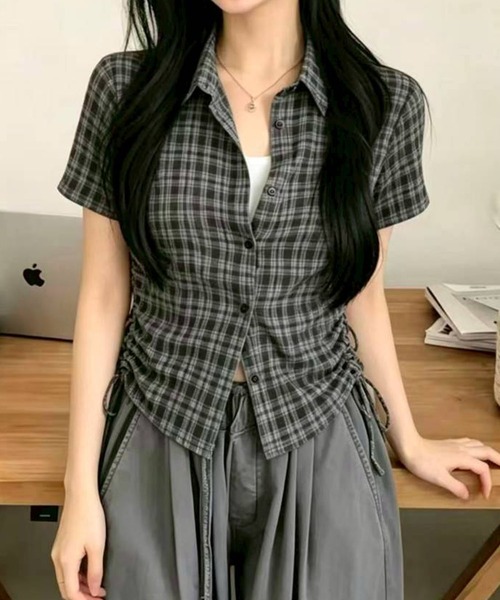 SpRay(スプレイ)の「【スタイルアップ/羽織りにも】チェックサイドシャーリングシャツ(シャツ/ブラウス・レディース・ホワイト/グレー/ネイビー/カーキ・FREE)」の7枚目の写真