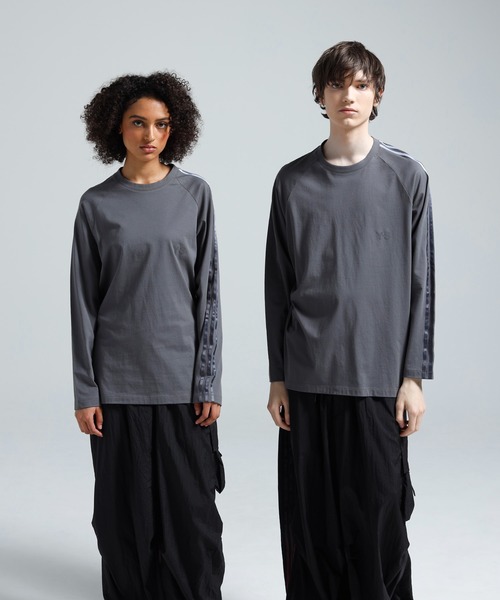 Y-3(ワイスリー)の「Y-3 OVERSIZED GRADIENT STRIPES LONG SLEEVE TEE(Tシャツ/カットソー・メンズ・グレー・SMALL/MEDIUM/LARGE/X-LARGE/X-SMALL/XX-LARGE)」の1枚目の写真