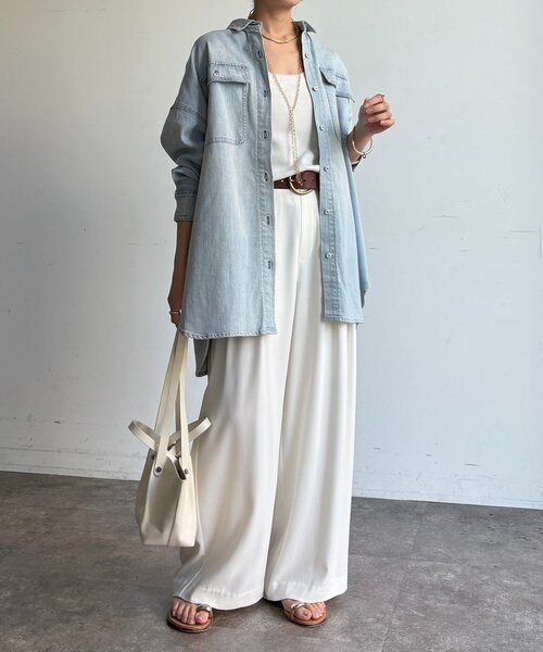 DouDou(ドゥドゥ)の「【Healthy denim】Almond(シャツ/ブラウス・レディース・ブルー系その他・1)」の2枚目の写真