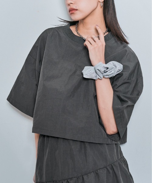 W:Huku(フーク)の「撥水 リブネック ショート トップス(Tシャツ/カットソー・レディース・アイボリー/チャコール/アッシュブラウン・FREE)」の13枚目の写真