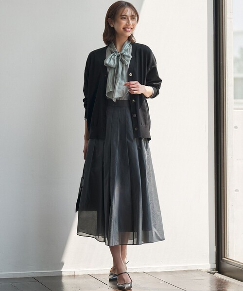 23区 L(ニジュウサンクオオキイサイズ)の「シアーメモリータフタフレア スカート(スカート・レディース・ベージュ系/黄土色系/グレー系・46/44)」の4枚目の写真