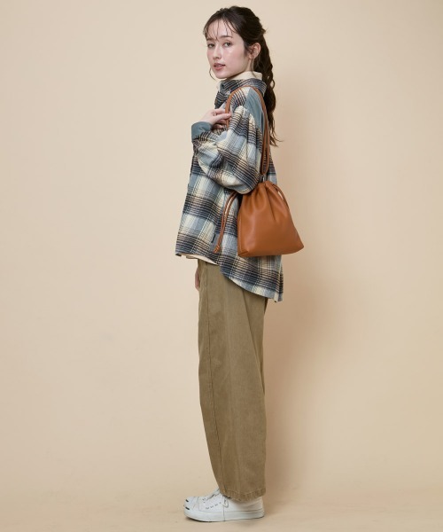 KRIFF MAYER Lady's Collection(クリフメイヤーレディースコレクション)の「ビエラバックギャザーシャツ(シャツ/ブラウス・レディース・ブラウン/オリーブ/ナチュラル/モカ/その他5/チャコール/アイボリー・LARGE/MEDIUM)」の13枚目の写真