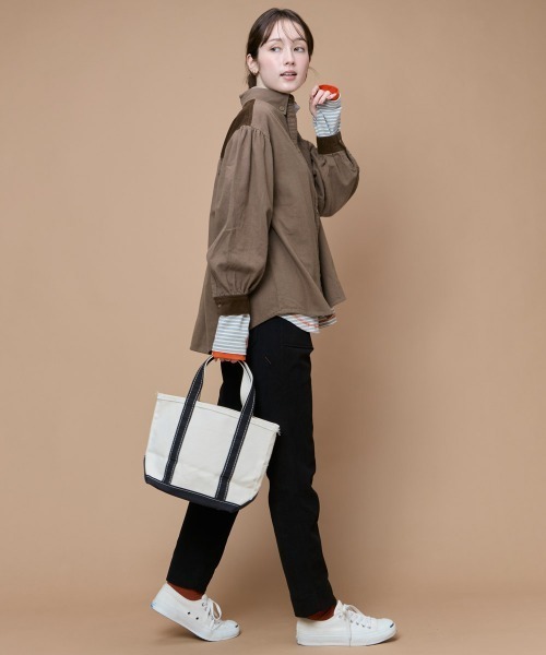 KRIFF MAYER Lady's Collection(クリフメイヤーレディースコレクション)の「ビエラバックギャザーシャツ(シャツ/ブラウス・レディース・ブラウン/オリーブ/ナチュラル/モカ/その他5/チャコール/アイボリー・LARGE/MEDIUM)」の18枚目の写真